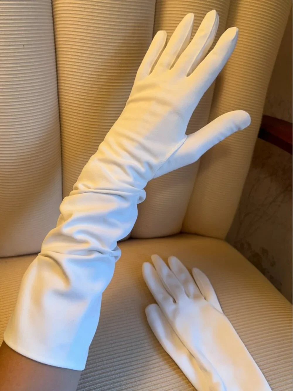 Vintage 1950s Hansen Nylasuede Ruched Evening Gloves White Size 7.5
